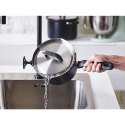 BK Flow Cool Black RVS Pannenset 4-delig 27 BK Flow Cool Black RVS Pannenset 4-delig -Philips Verkoop 101 1764 5 1