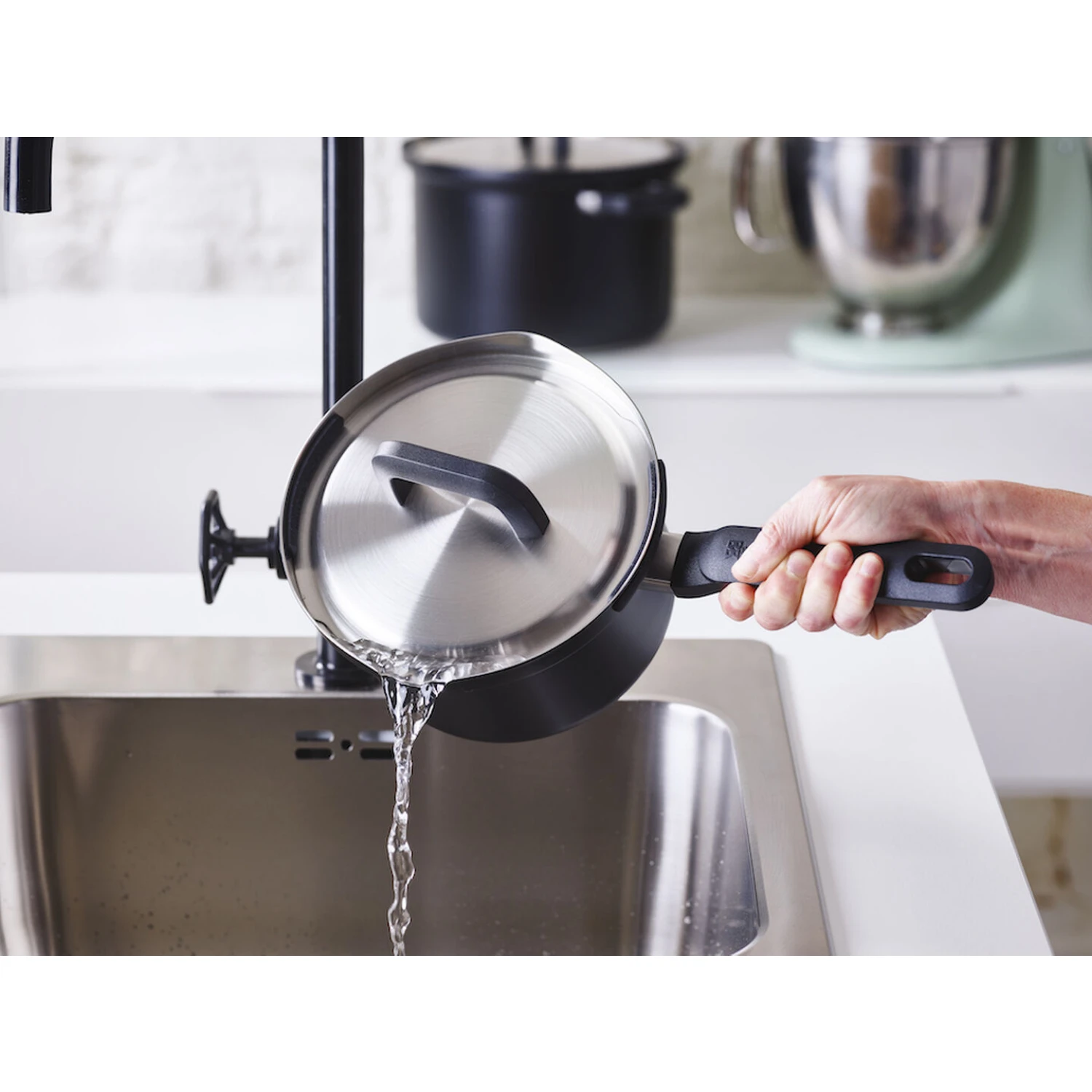 BK Flow Cool Black RVS Pannenset 4-delig 15 BK Flow Cool Black RVS Pannenset 4-delig - Afbeelding 13